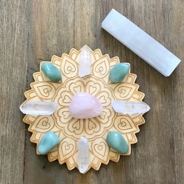 Crystal Grid Kit for Love, Romance, and Self-Love - Rose quartz, aventurine, clear quartz, and selenite stick + wooden Heart grid
