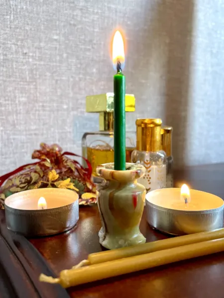 Marble onyx candle holder for healing with crystals