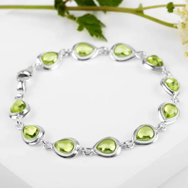 Natural green Peridot and Sterling Silver Teardrop Bracelet